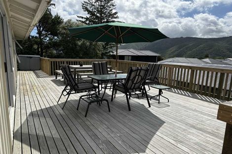 Photo of property in 39 Aniseed Grove, Timberlea, Upper Hutt, 5018