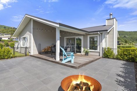 Photo of property in 13 Kestrel Lane, Kinloch, Taupo, 3377