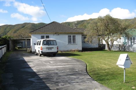 Photo of property in 86 Wellington Road, Wainuiomata, Lower Hutt, 5014