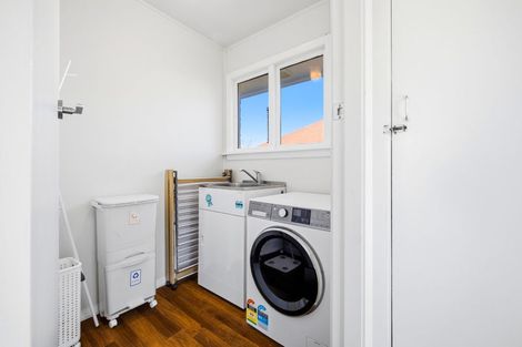 Photo of property in 33 Fovant Street, Russley, Christchurch, 8042