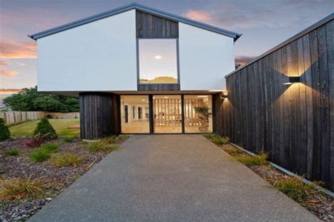 Photo of property in 17 Aratoro Place, Mount Pleasant, Christchurch, 8081