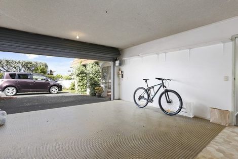 Photo of property in 1/95 Aberdeen Road, Castor Bay, Auckland, 0620