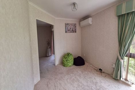 Photo of property in 6 Headcorn Place, Botany Downs, Auckland, 2010