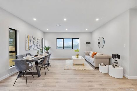 Photo of property in 124 San Valentino Drive, Henderson, Auckland, 0612