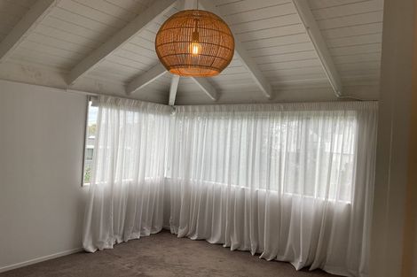 Photo of property in 120 Stanmore Bay Road, Stanmore Bay, Whangaparaoa, 0932