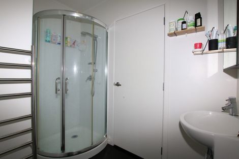 Photo of property in 2/53 Lancaster Road, Beach Haven, Auckland, 0626