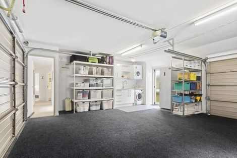 Photo of property in 17b Humphrey Kemp Avenue, Henderson, Auckland, 0612