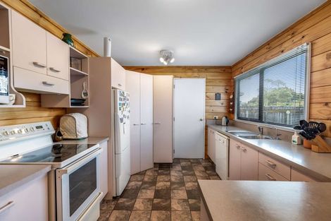 Photo of property in 6 Poutama Place, Tawhero, Whanganui, 4501