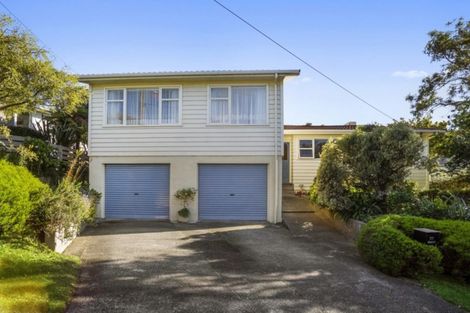 Photo of property in 55 Saint Johns Terrace, Tawa, Wellington, 5028