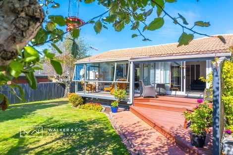 Photo of property in 16 Sunbrae Drive, Silverstream, Upper Hutt, 5019
