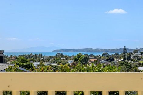 Photo of property in 14 Birdie Place, Red Beach, 0932