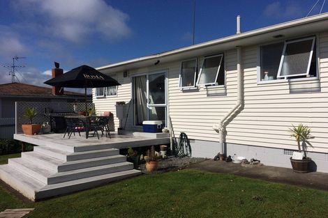 Photo of property in 36 Larne Avenue, Pakuranga Heights, Auckland, 2010