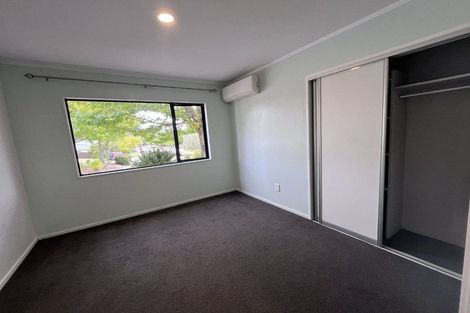 Photo of property in 16 Kerlin Crescent, West Harbour, Auckland, 0618