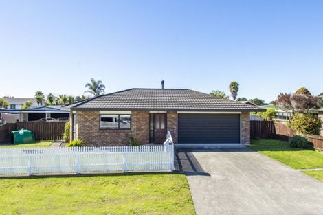 Photo of property in 61 Kane Road, Papamoa Beach, Papamoa, 3118