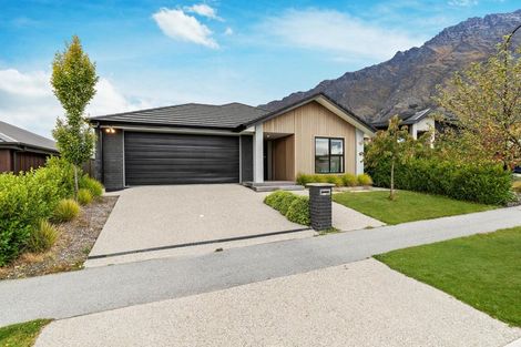 Photo of property in 12 Shepherd Road, Jacks Point, Queenstown, 9371