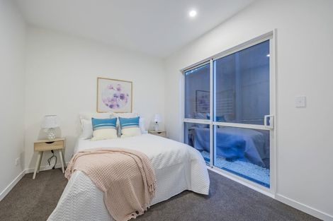 Photo of property in 76b Glenmore Road, Sunnyhills, Auckland, 2010