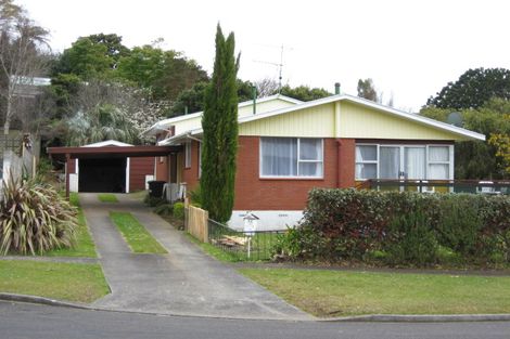 Photo of property in 12 Brixham Place, Merrilands, New Plymouth, 4312