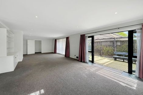 Photo of property in 17 Burnside Crescent, Burnside, Christchurch, 8053
