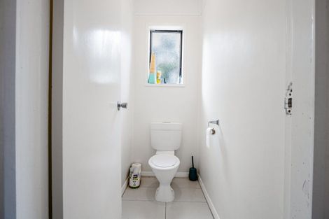 Photo of property in 15a Queens Road, Glen Avon, New Plymouth, 4312