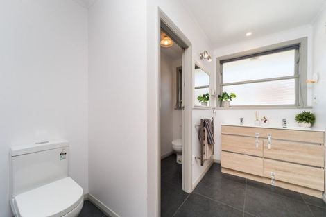 Photo of property in 7 Innes Place, Roslyn, Palmerston North, 4414