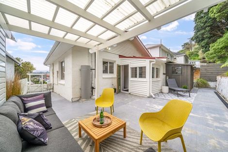 Photo of property in 26 Queens Drive, Kilbirnie, Wellington, 6022