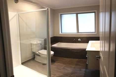 Photo of property in 24 Resolution Drive, Gulf Harbour, Whangaparaoa, 0930