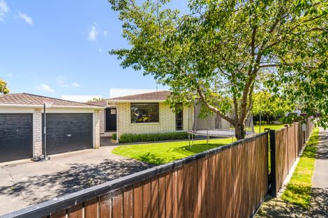 Photo of property in 2 Cecil Place, Cloverlea, Palmerston North, 4412