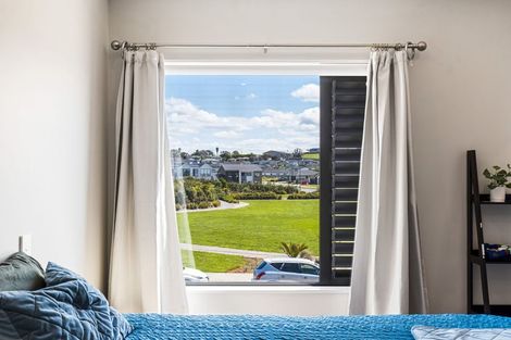 Photo of property in 5 Koura Drive, Red Beach, 0932