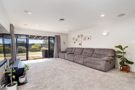 Photo of property in 2/17 Fieldmoor Place, Parklands, Christchurch, 8083