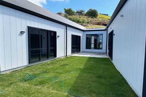 Photo of property in 75 Oak Road, Poraiti, Napier, 4112