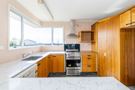 Photo of property in 19 Timaru Road, Waimate, 7924