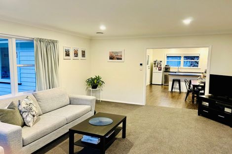 Photo of property in 4 Saint Johns Terrace, Tawa, Wellington, 5028