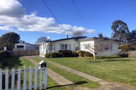 Photo of property in 9 Douglas Road, Waipukurau, 4200