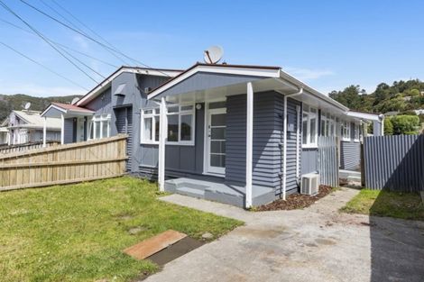 Photo of property in 35 Hanson Grove, Stokes Valley, Lower Hutt, 5019