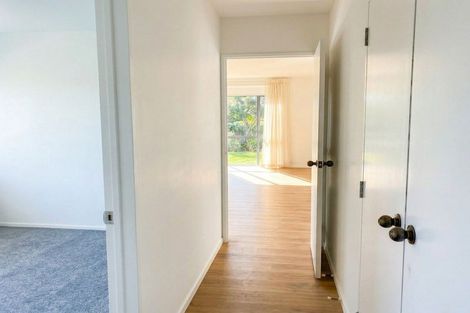 Photo of property in 2 Cyclamen Road, Mangere, Auckland, 2022