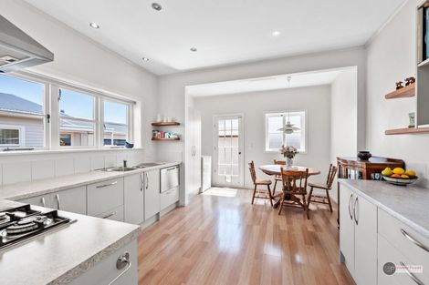 Photo of property in 1/49 Trafalgar Street, Waterloo, Lower Hutt, 5011