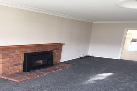 Photo of property in 17 School Road, Riverhead, 0820