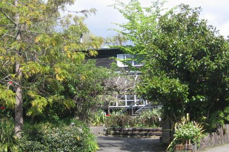 Photo of property in 5 Norfolk Road, Waipahihi, Taupo, 3330