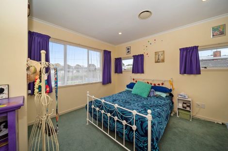 Photo of property in 8 Barrett Street, Westown, New Plymouth, 4310