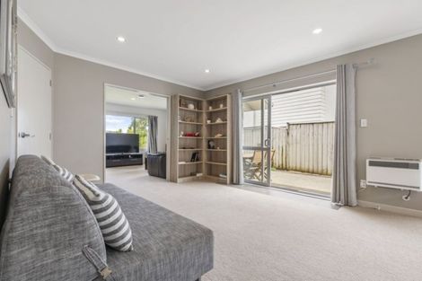 Photo of property in 13 Packspur Drive, Flat Bush, Auckland, 2016
