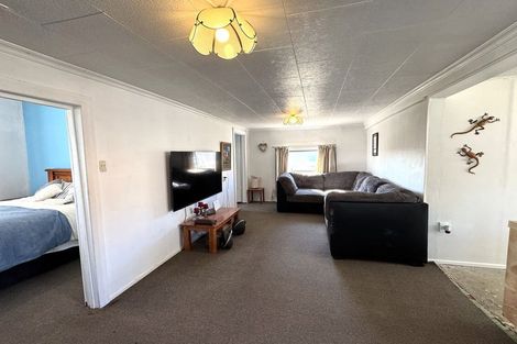 Photo of property in 82 Salcombe Street, Kaitangata, 9210