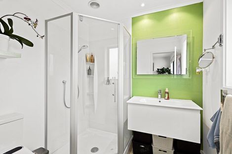 Photo of property in 33 Jane Maree Road, Kumeu, 0810