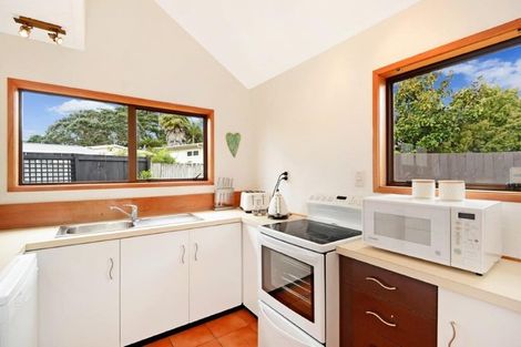 Photo of property in 1/52 Rambler Crescent, Beach Haven, Auckland, 0626