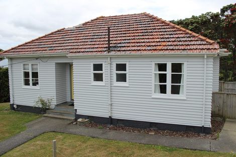 Photo of property in 8 Rodney Street, Northland, Wellington, 6012