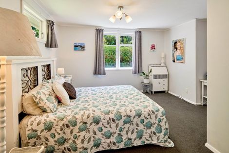 Photo of property in 22 Rintoul Grove, Stokes Valley, Lower Hutt, 5019