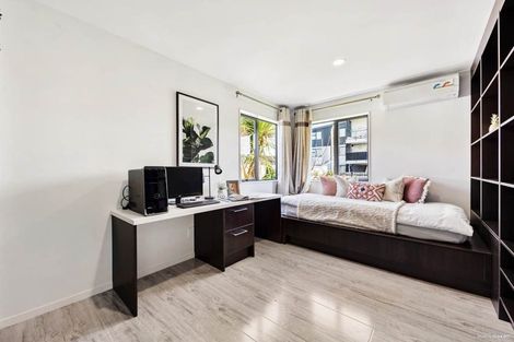 Photo of property in 9 Gwendoline Avenue, Te Atatu Peninsula, Auckland, 0610