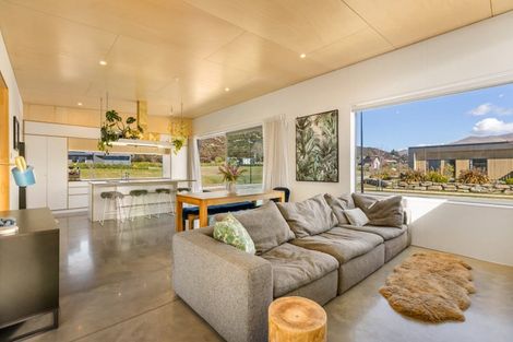 Photo of property in 6 Pounamu Avenue, Albert Town, Wanaka, 9305