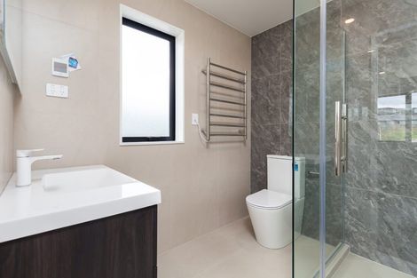 Photo of property in 5 Endurance Rise, Orewa, 0931