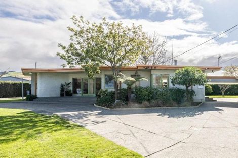 Photo of property in 16 Howard Road, Taradale, Napier, 4112