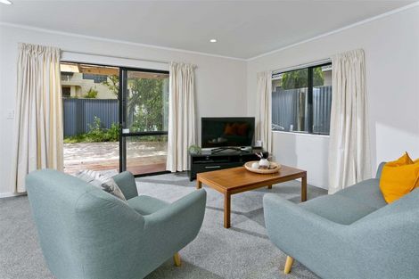 Photo of property in 1/15 Ocean View Road, Hillcrest, Auckland, 0627